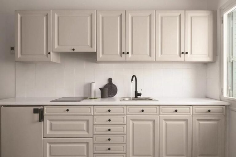 Jak długo schnie farba V33? Wszystko, co musisz wiedzieć o czasie schnięcia