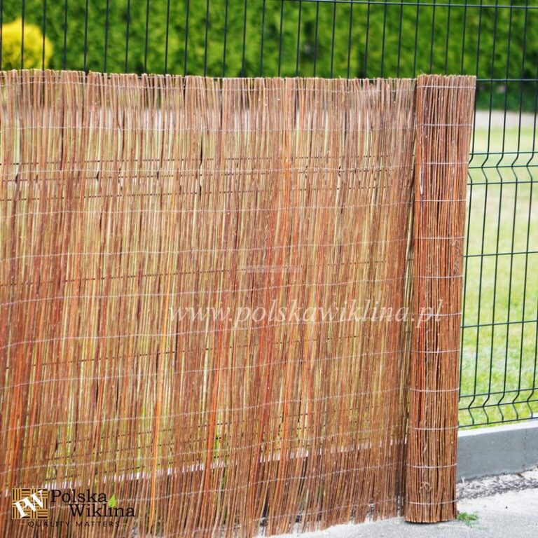 Praktyczny przewodnik: Jak efektownie zamontować matę wiklinową na balkonie