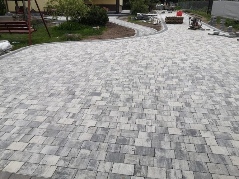 Twój wymarzony taras: krok po kroku, jak zbudować taras z kostki brukowej