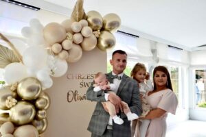 Chrzciny w domu czy w lokalu – co wybrać dla swojego maluszka?