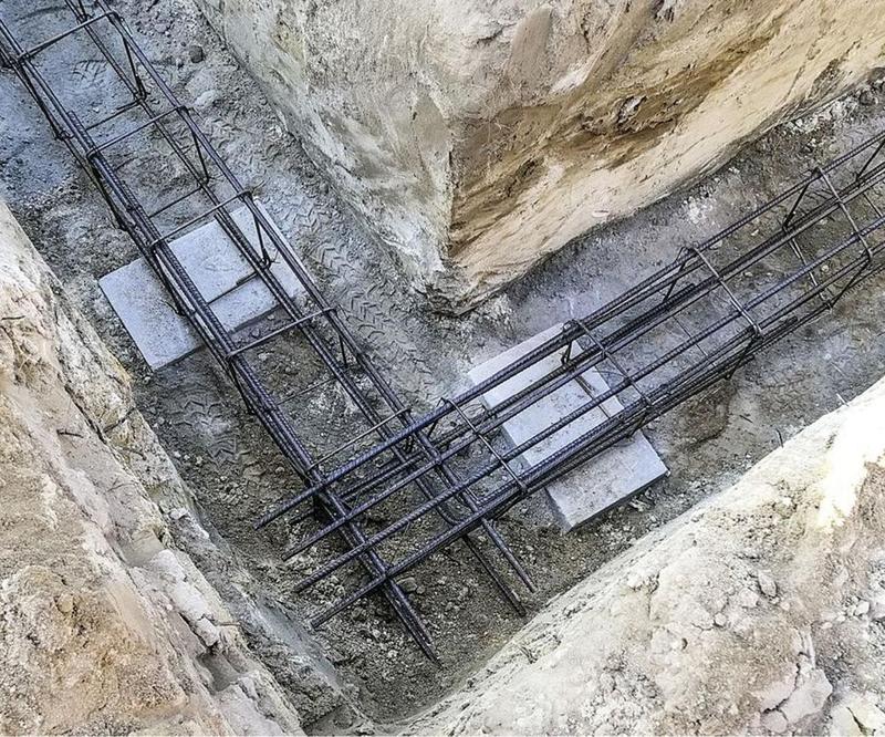 Jak prawidłowo zaplanować zbrojenie fundamentu blokowego?
