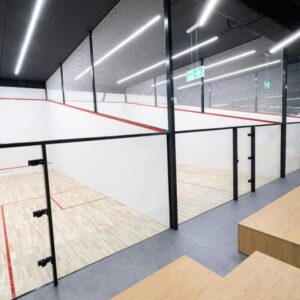 Jakie są realne koszty budowy kortu do squasha?