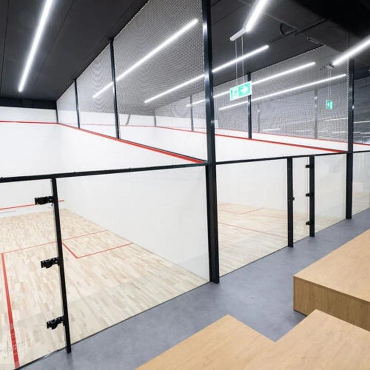 Jakie są realne koszty budowy kortu do squasha?