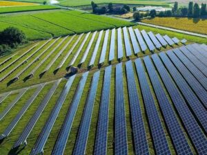 Jakie są szacunkowe koszty budowy farmy fotowoltaicznej na 1 ha?