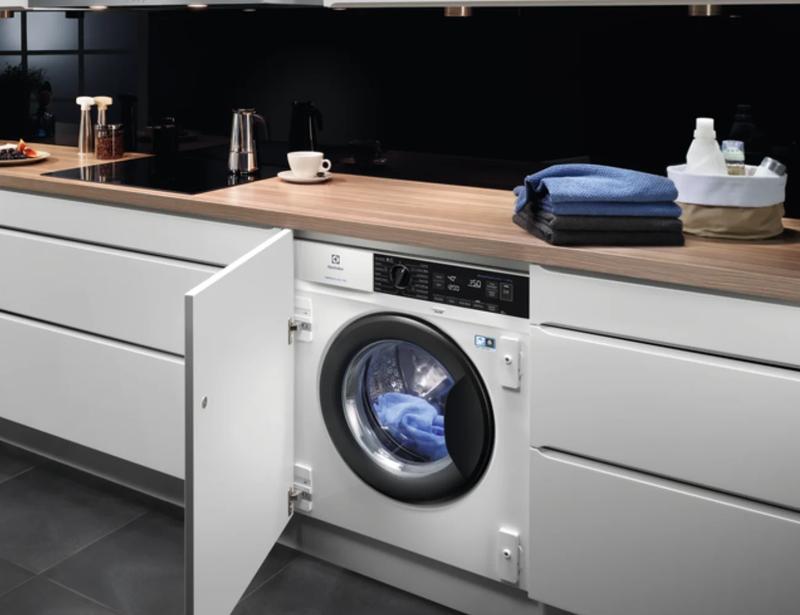 Sprytny przewodnik: Jak łatwo zamontować pralkę do zabudowy w Twojej kuchni