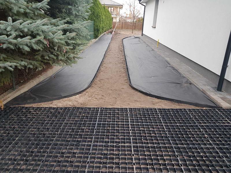 Budowa domu na gruntach zadrzewionych i zakrzewionych – jak wykorzystać naturalne zasoby?