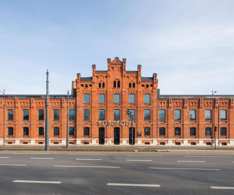 Nowoczesne technologie w budowie domów w Łódzkim – co warto wiedzieć?