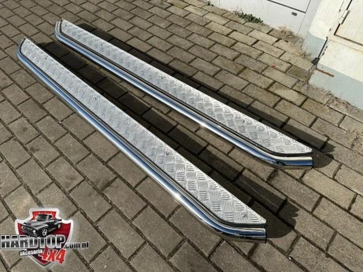 Praktyczny przewodnik: Jak skutecznie zamontować orurowanie boczne w swoim pojeździe