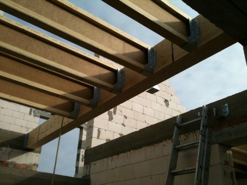 Jak wybrać belki do budowy domu, aby zapewnić trwałość i bezpieczeństwo?