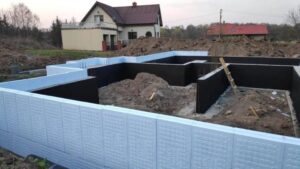 Jak ocieplenie fundamentów wpływa na komfort domu – inspirujące zdjęcia i porady