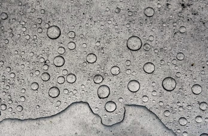 Odkryj zalety betonu wodoszczelnego na fundamenty i zabezpiecz swój dom przed wilgocią