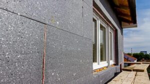 Praktyczny przewodnik: Jak obliczyć grubość styropianu dla idealnej izolacji