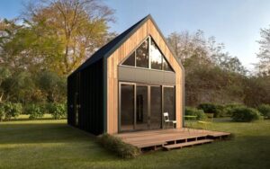 Z pomocą sąsiadów: jak zorganizować zrzutkę na budowę domu?