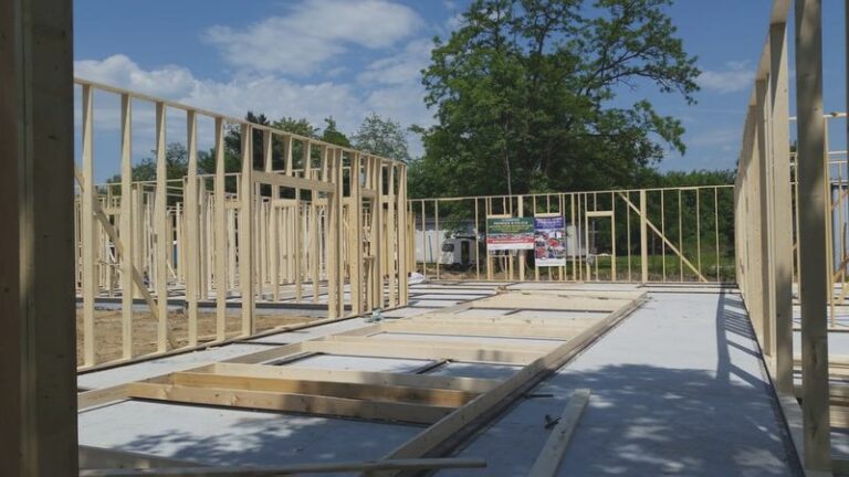 Ile kosztuje budowa domu drewnianego o powierzchni 100m2? Sprawdź, zanim zaczniesz!